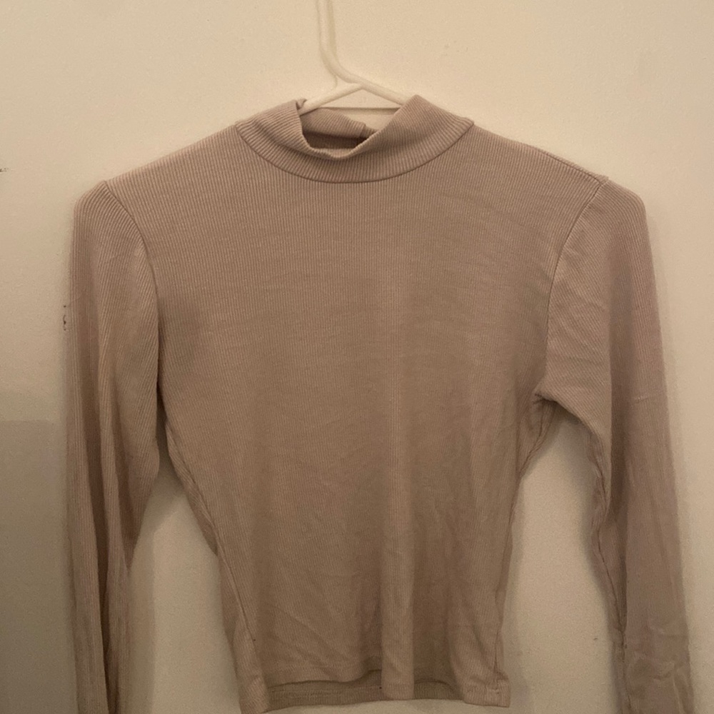 beige turtleneck crop top